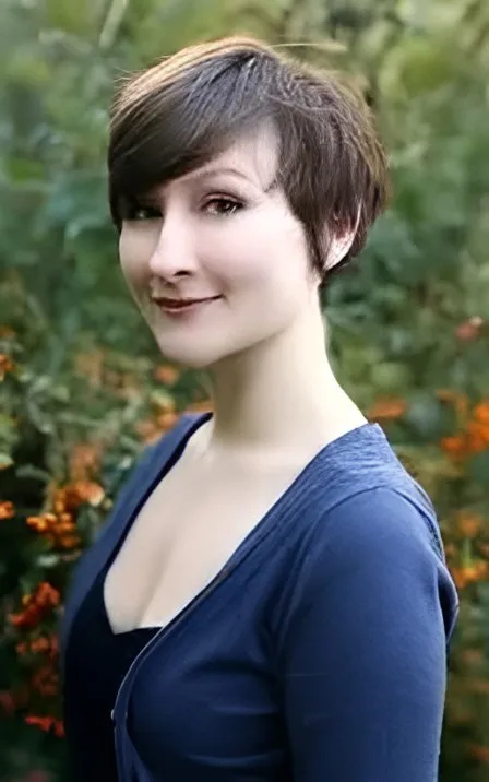 Laura Madeleine photo