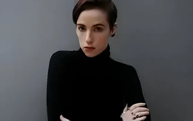 Laure Eve photo