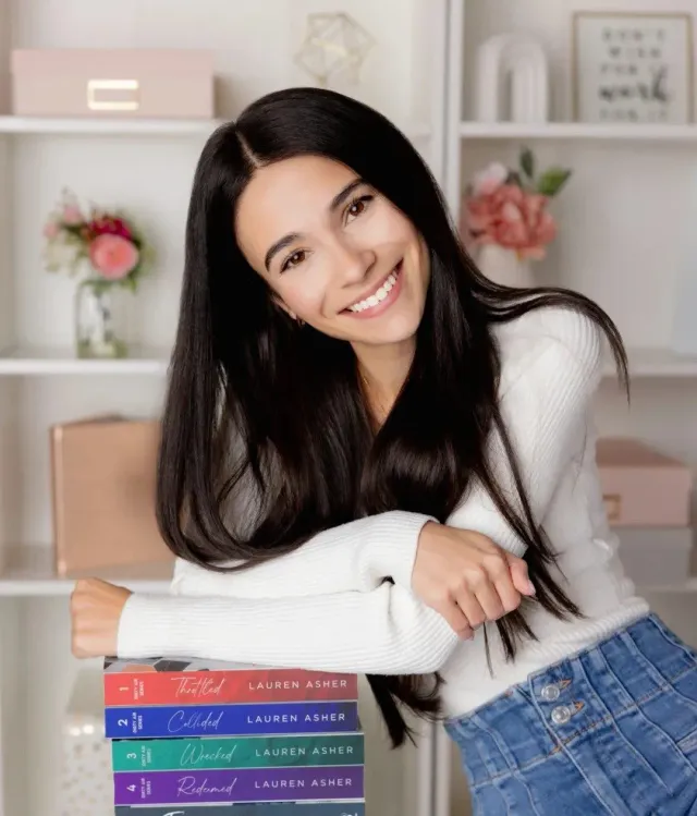 Lauren Asher photo