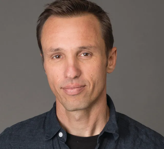 Markus Zusak photo