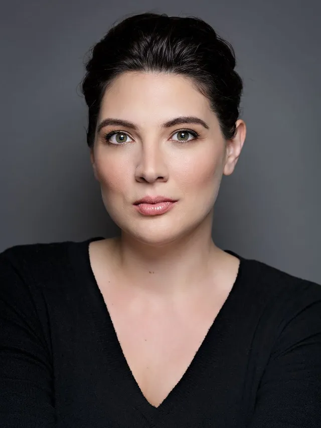 Taylor Jenkins Reid photo